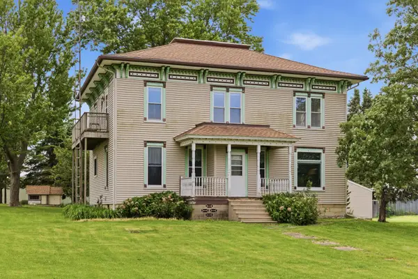 403 E Cherokee Avenue, Shabbona, IL 60550