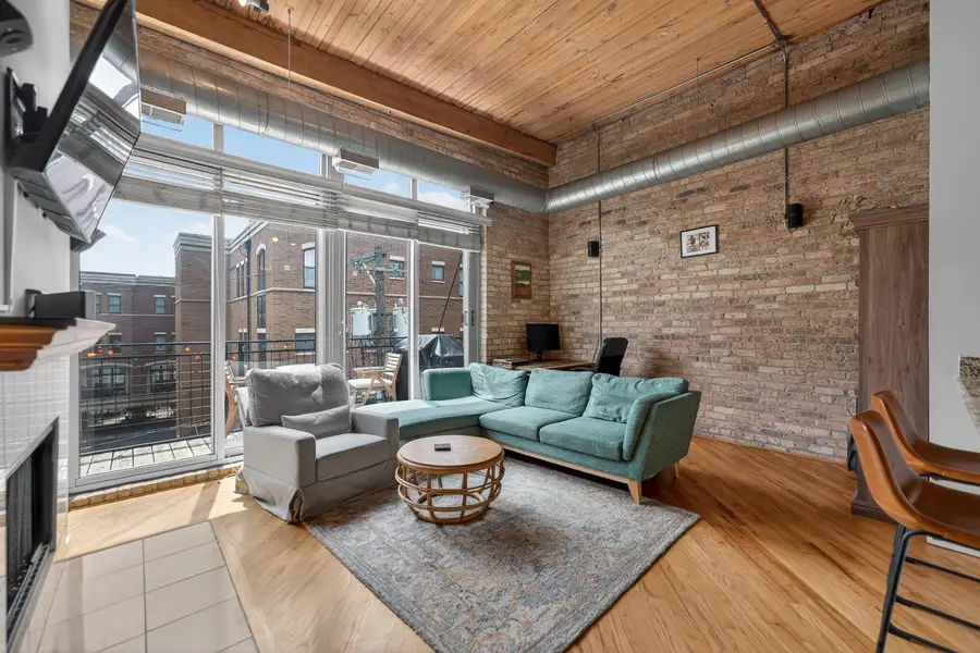 2333 W Saint Paul Avenue #300, Chicago, IL 60647 - #3