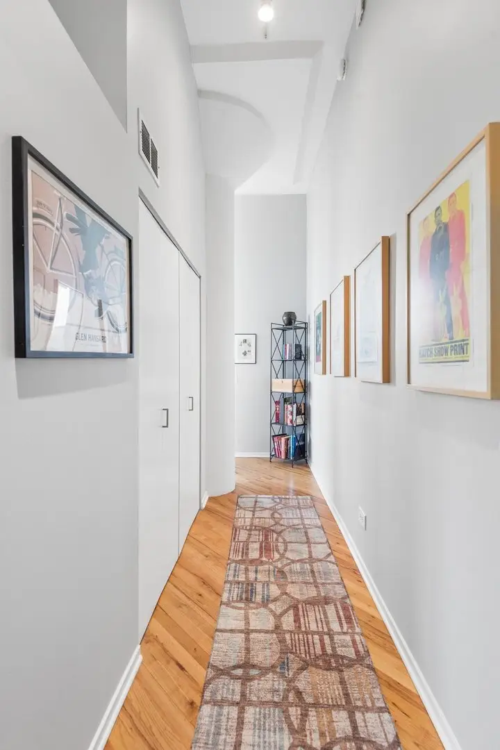 1801 W Larchmont Avenue #404, Chicago, IL 60613 - #3