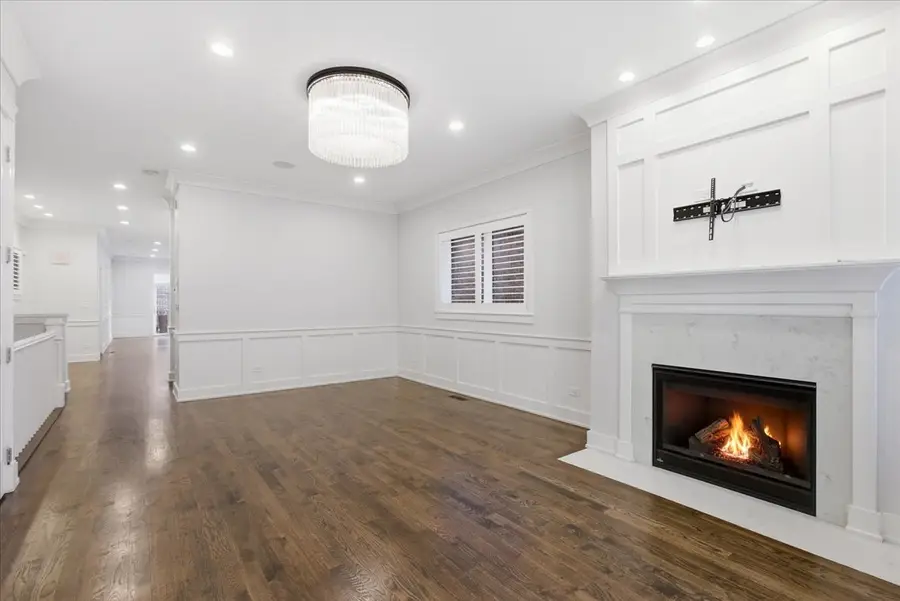 850 W Lill Avenue #1, Chicago, IL 60614 - #2