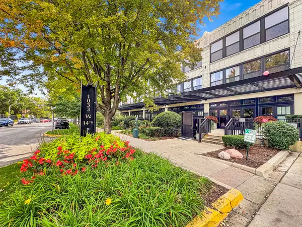 1033 W 14th Place #115, Chicago, IL 60608