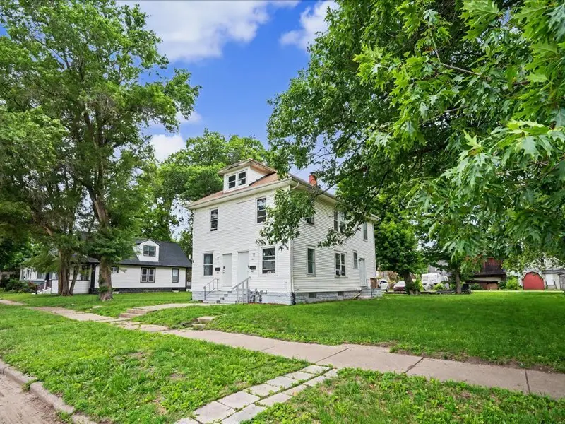 921 12 Avenue, Rock Island, IL 61201 - #1