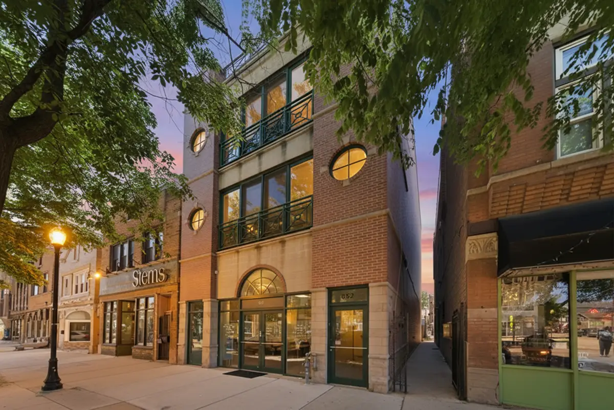 852 N Ashland Avenue #3, Chicago, IL 60622 - #1