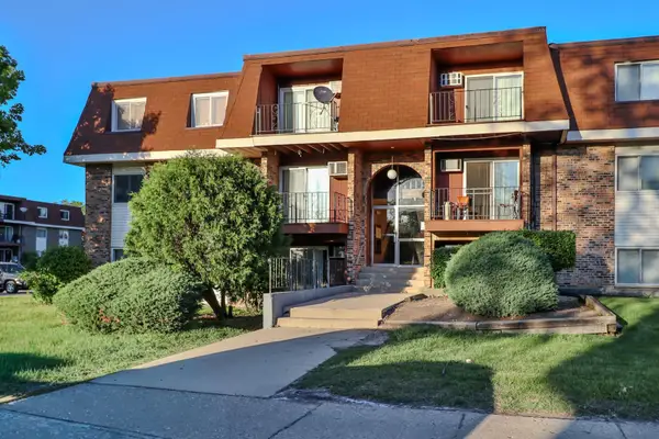1085 Valley Lane #216, Hoffman Estates, IL 60169