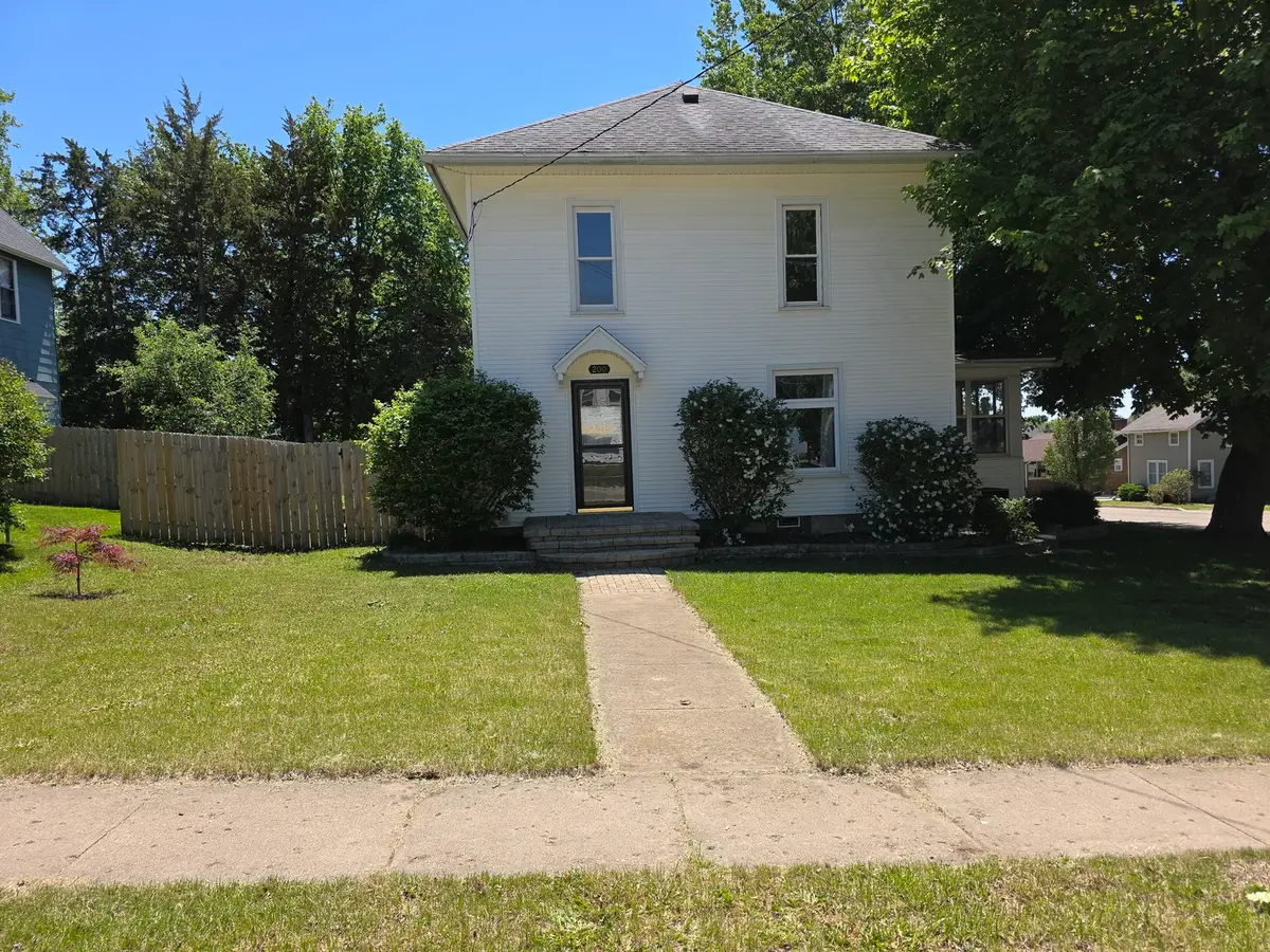 200 E North Street, Walnut, IL 61376 - #1