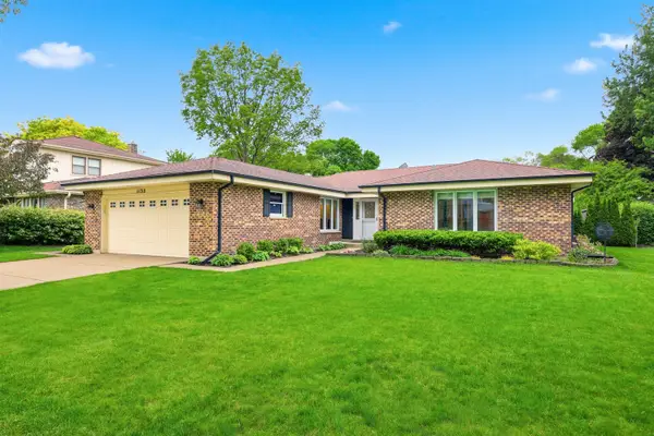 1132 S Fernandez Avenue, Arlington Heights, IL 60005