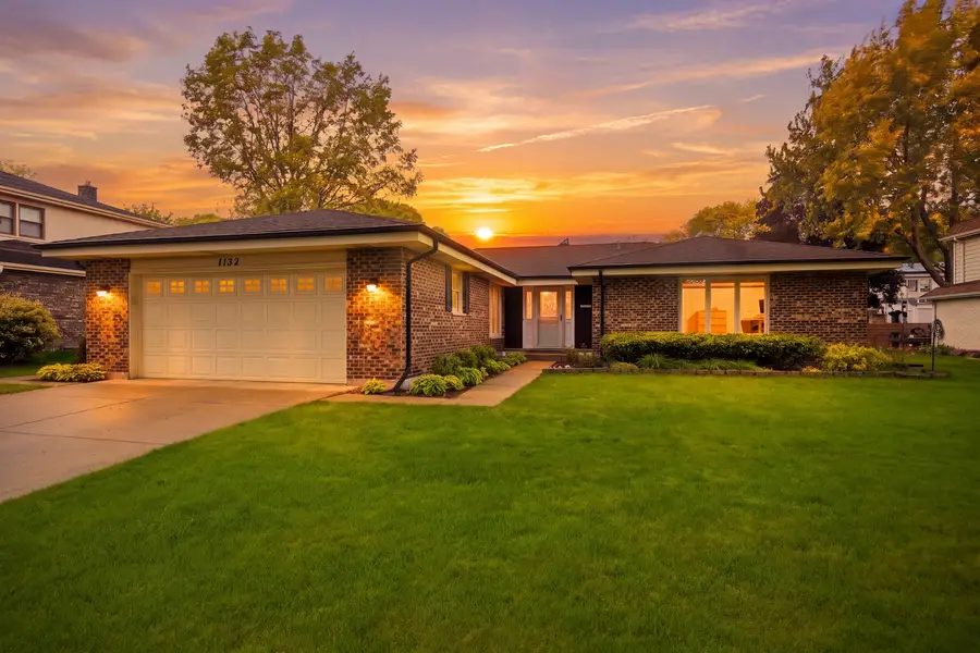 1132 S Fernandez Avenue, Arlington Heights, IL 60005 - #2