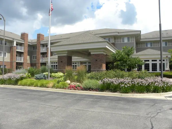 801 N Mclean Boulevard #206, Elgin, IL 60123