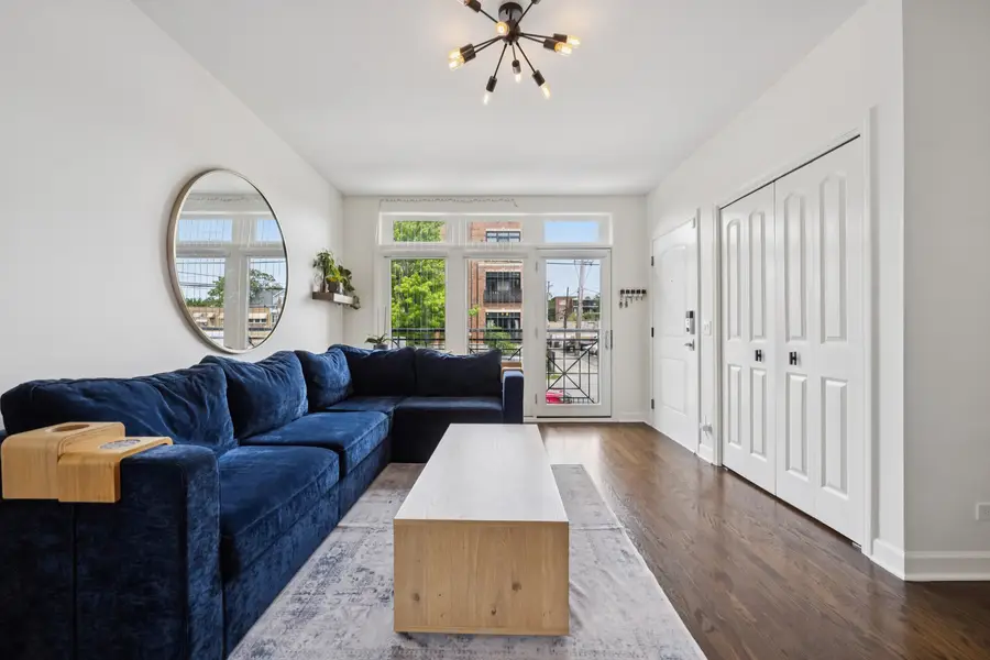 5617 W Lawrence Avenue #1, Chicago, IL 60630 - #2