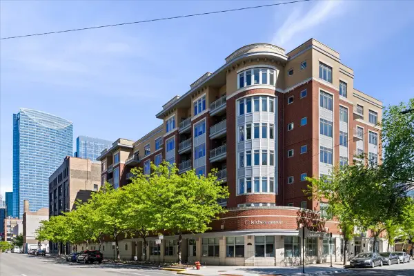 657 W Fulton Street #703, Chicago, IL 60661