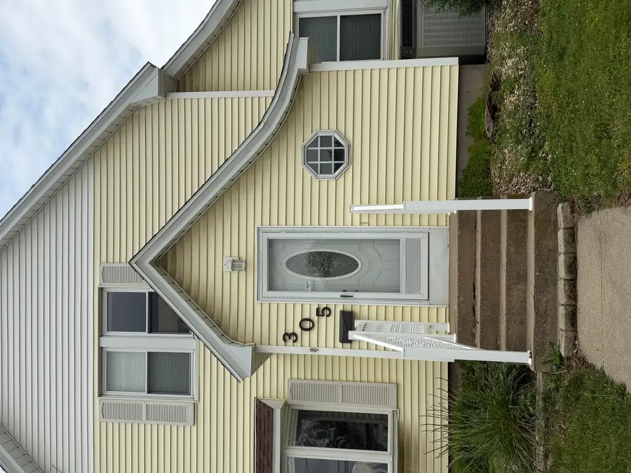 305 S Clinton Street, Morrison, IL 61270 - #2