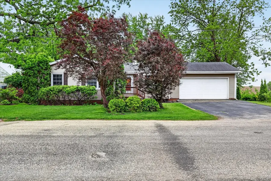405 W Cherry Street, Forreston, IL 61030 - #3