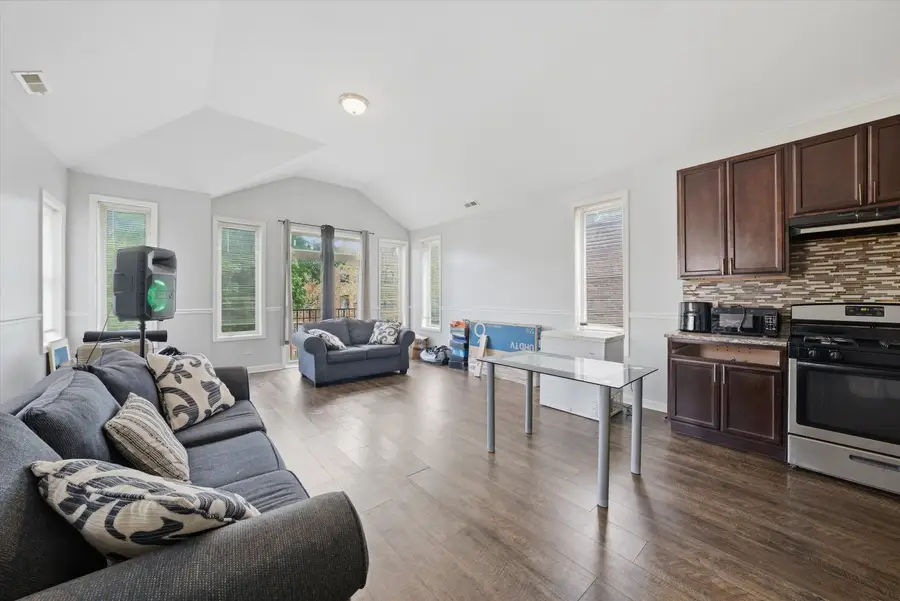 7952 S Marquette Avenue, Chicago, IL 60617 - #3