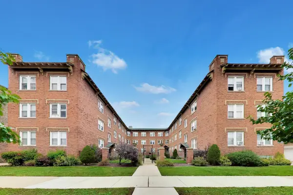 4822 W Hutchinson Street #9B, Chicago, IL 60641