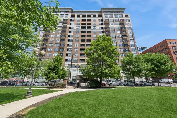 849 N Franklin Street #1121, Chicago, IL 60610