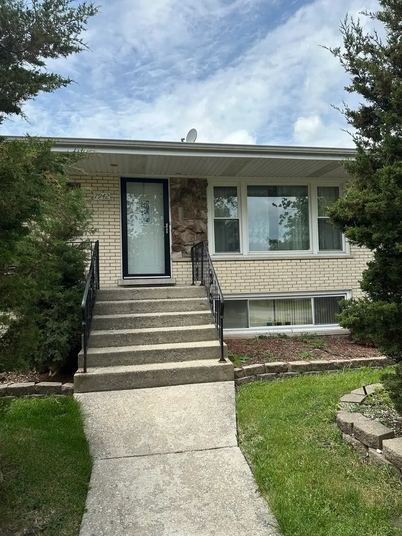 7942 Nagle Avenue, Burbank, IL 60459 - #2