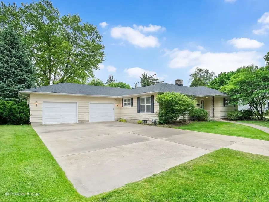 545 Claremont Avenue, West Chicago, IL 60185 - #2