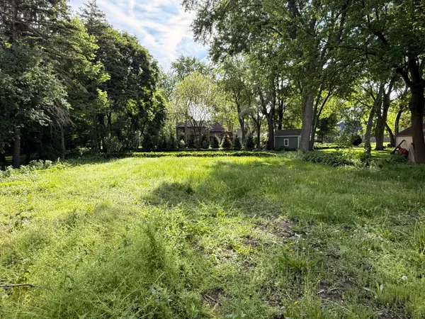225 Lorraine Street, Glen Ellyn, IL 60137