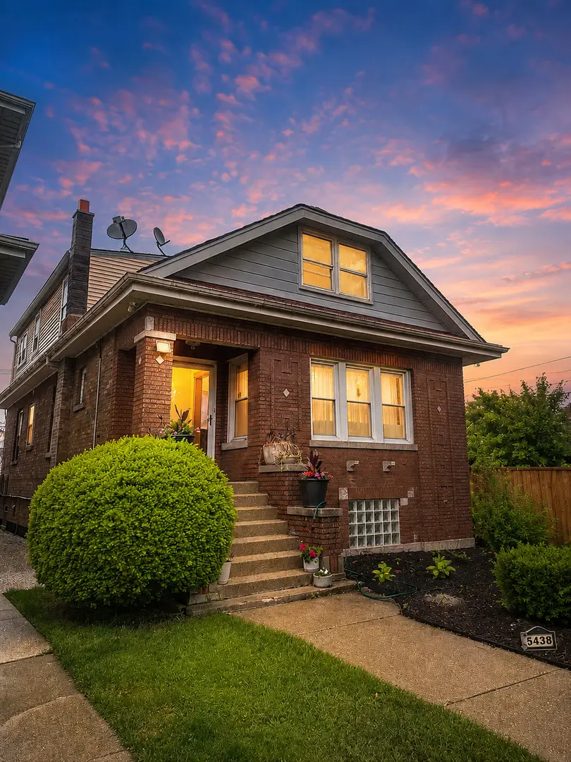 5438 W Melrose Street, Chicago, IL 60641 - #1