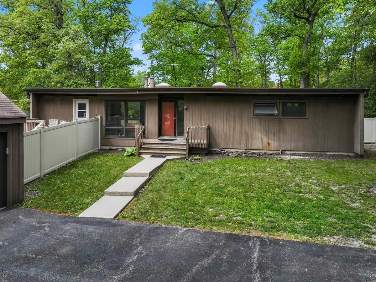 431 S Saint Marys Road, Libertyville, IL 60048 - #1