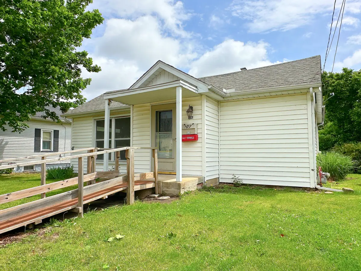 107 S 3rd Avenue, Streator, IL 61364 - #1