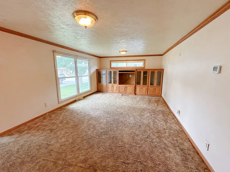 107 S 3rd Avenue, Streator, IL 61364 - #3