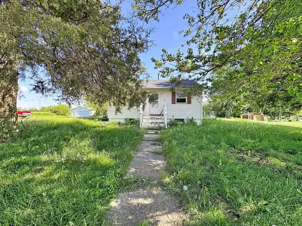 17368 214th Street, Davenport, IA 52807