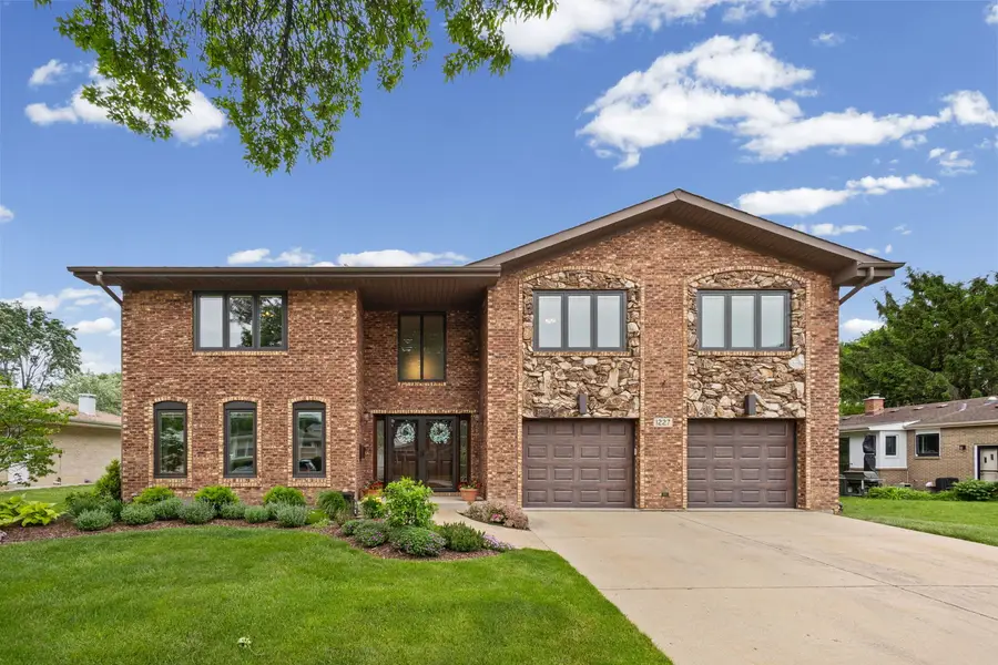 1227 S Highland Avenue, Arlington Heights, IL 60005 - #2