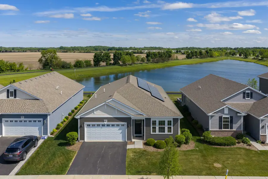 833 Americana Avenue, Pingree Grove, IL 60140 - #2