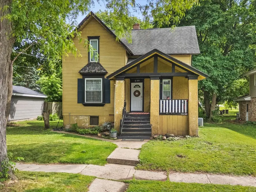 1509 Jackson Street, Rockford, IL 61107 - #2