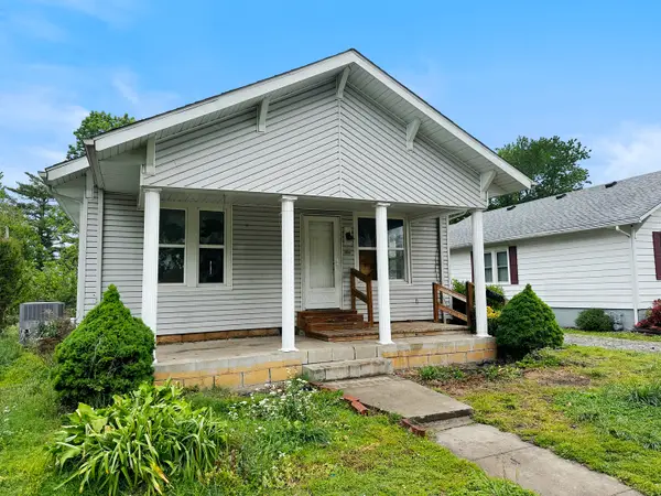 1519 W Madison Street, Herrin, IL 62948