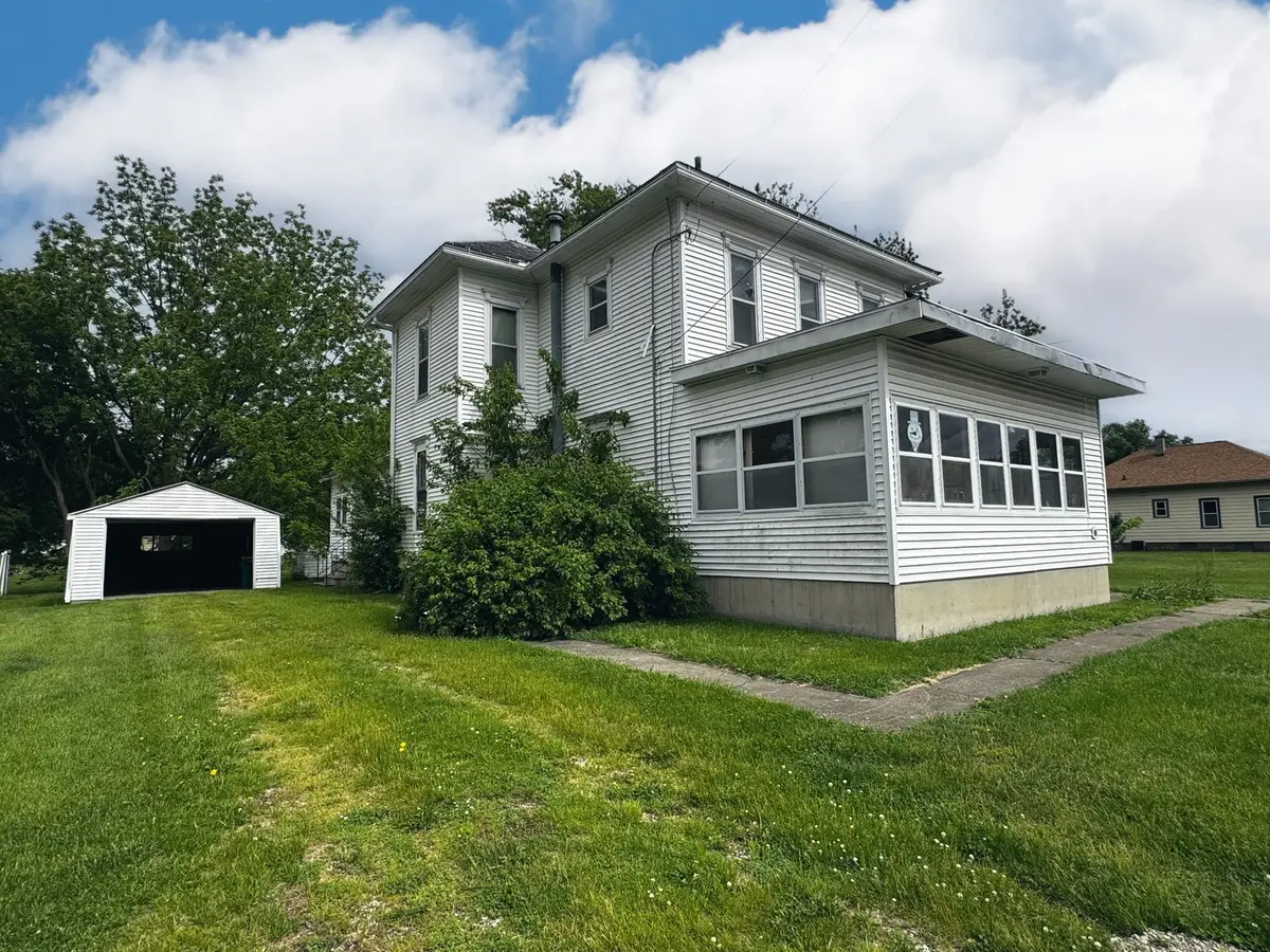 927 S Vermillion Street, Streator, IL 61364 - #1