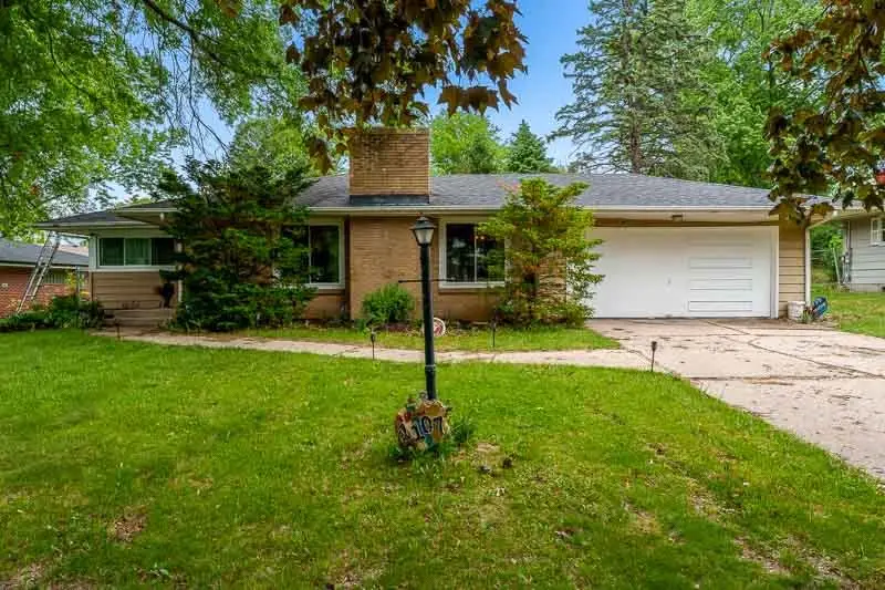 1107 Pine Valley Drive, Rockford, IL 61107 - #1