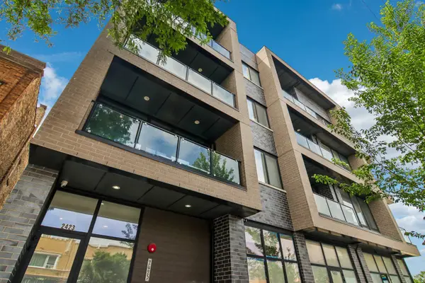 2423 W Fullerton Avenue #4F, Chicago, IL 60647