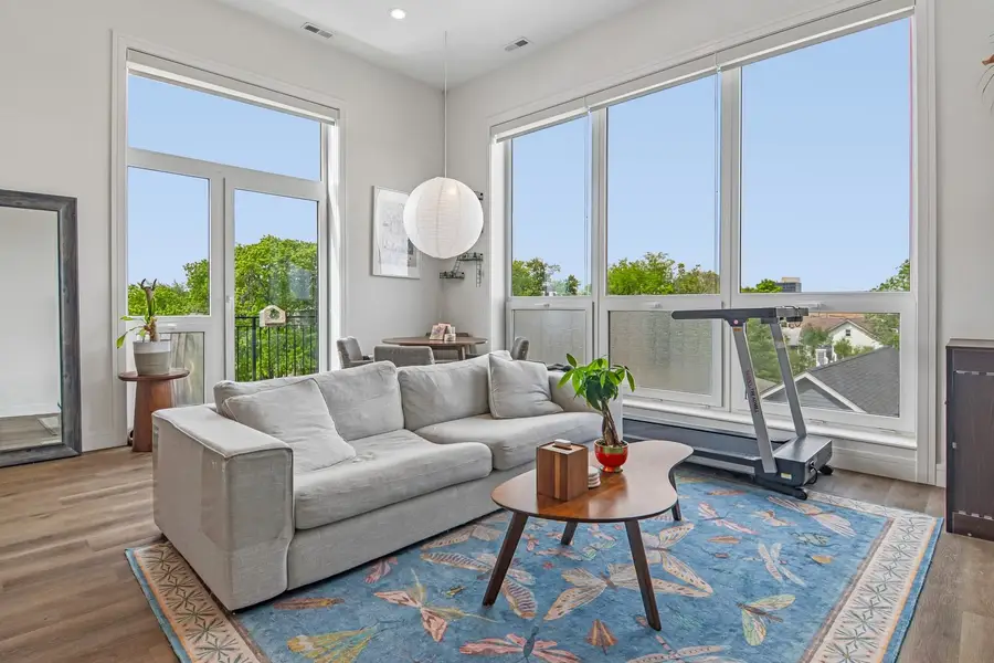 2423 W Fullerton Avenue #4F, Chicago, IL 60647 - #2