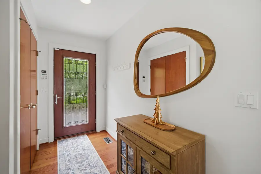1055 Hillcrest Avenue, Highland Park, IL 60035 - #3