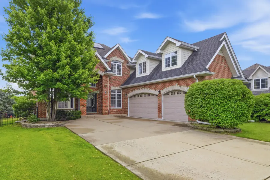 801 Shannon Lake Court, Westmont, IL 60559 - #2