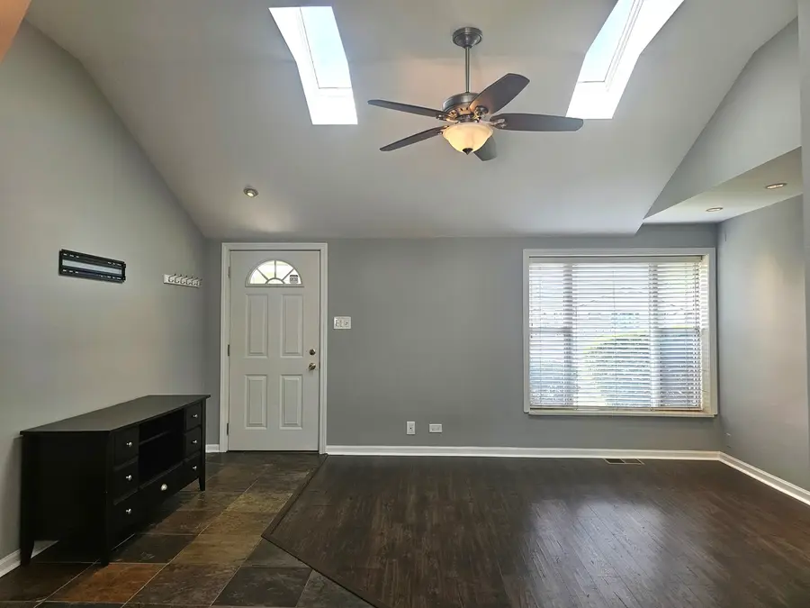 4039 W 90th Place, Hometown, IL 60456 - #3