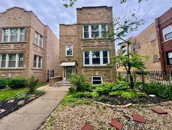 4124 W Barry Avenue, Chicago, IL 60641