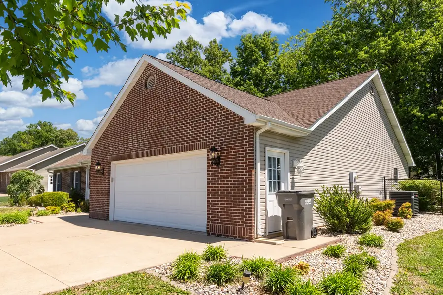 200 Breeze, Carterville, IL 62918 - #3