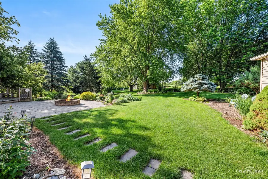 44W043 Fox Wilds Drive, Saint Charles, IL 60175 - #2