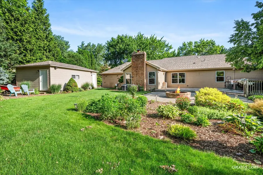 44W043 Fox Wilds Drive, Saint Charles, IL 60175 - #3