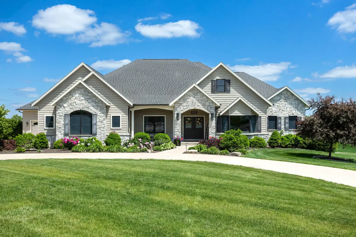 7 Pebble Creek Drive S, Le Claire, IA 52753 - #1