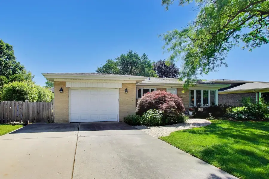 905 S School Street, Mount Prospect, IL 60056 - #2