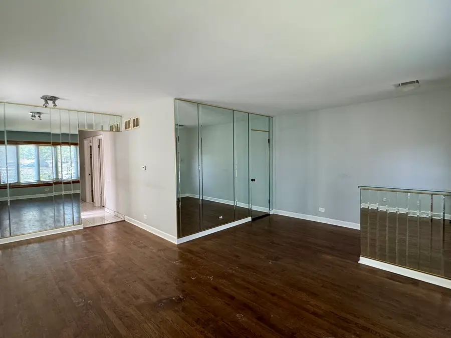 3107 W Howard Street, Chicago, IL 60645 - #3
