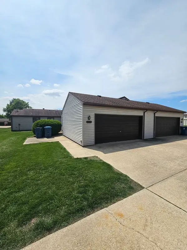 910 Pomona Drive #910, Champaign, IL 61822