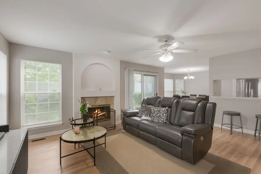 647 N Charter Hall Drive, Palatine, IL 60067 - #2