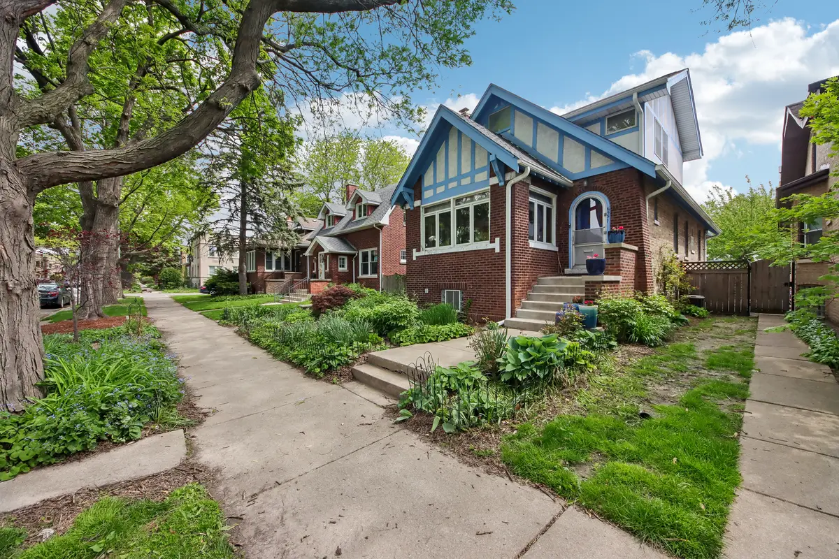 6551 N Maplewood Avenue, Chicago, IL 60645 - #1