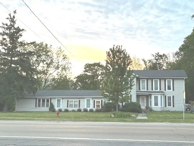 722/724 W Grant Highway, Marengo, IL 60152 - #1