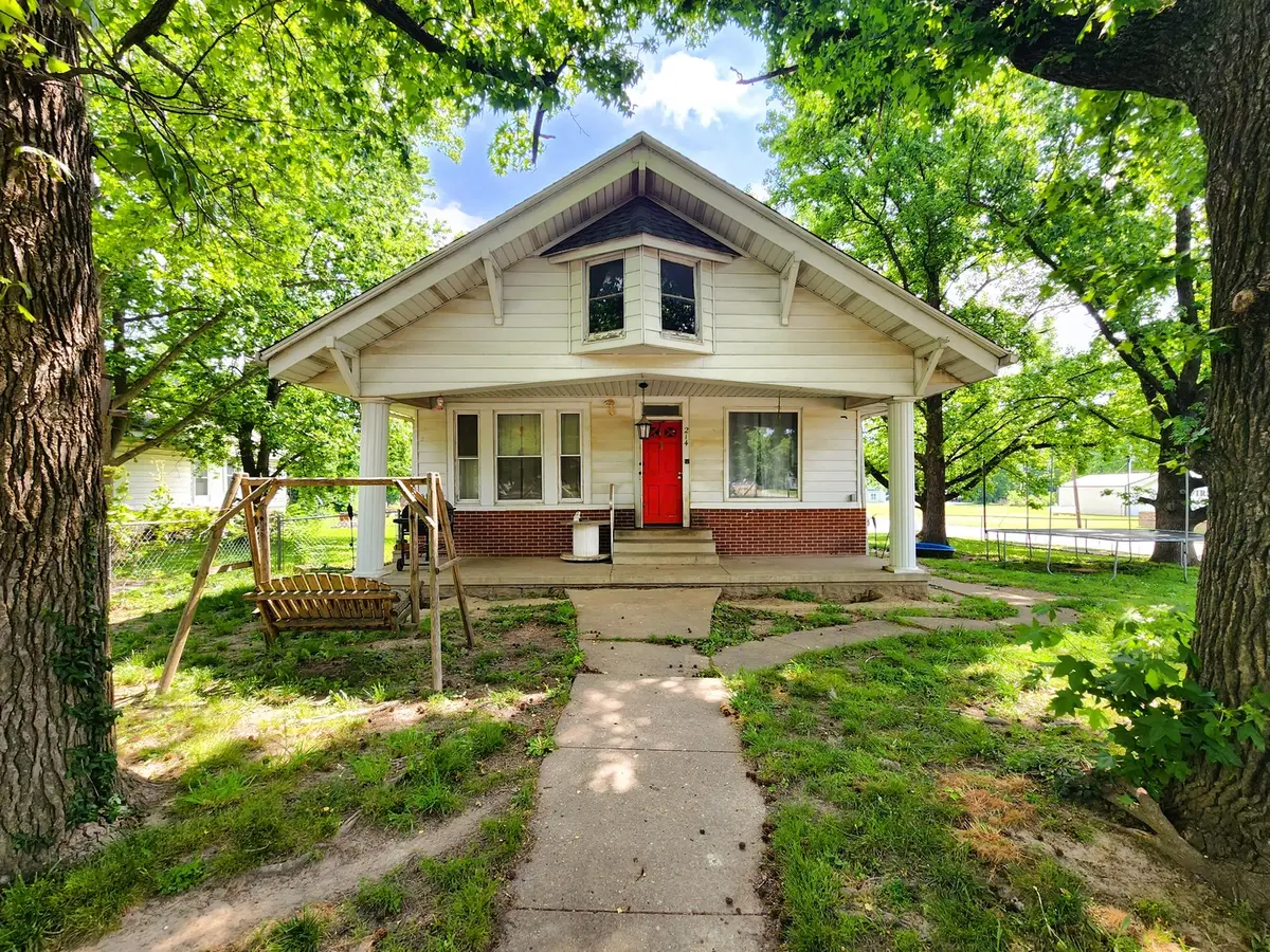 214 S Bush Avenue, Hurst, IL 62949 - #1